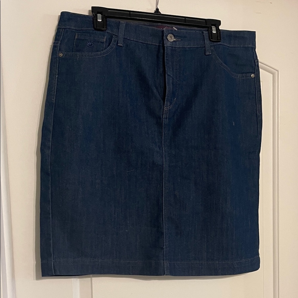Gloria Vanderbilt Dark Blue Pencil Skirt